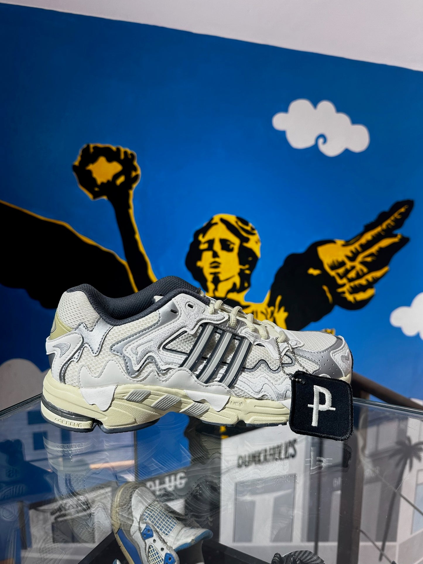ADIDAS RESPONSE WHITE X BAD BUNNY