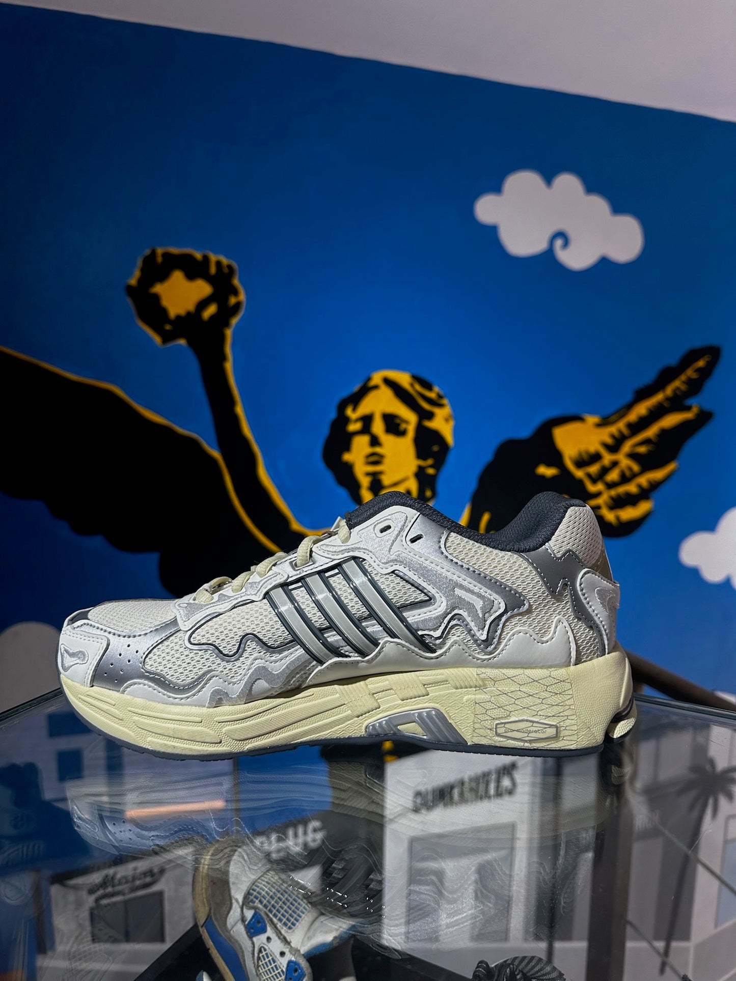ADIDAS RESPONSE WHITE X BAD BUNNY