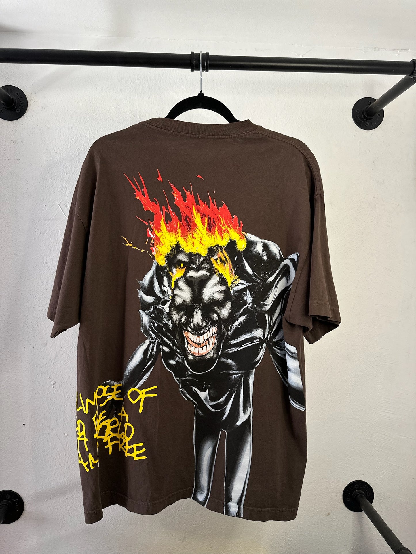 PLAYERA UTOPIA TRAVIS