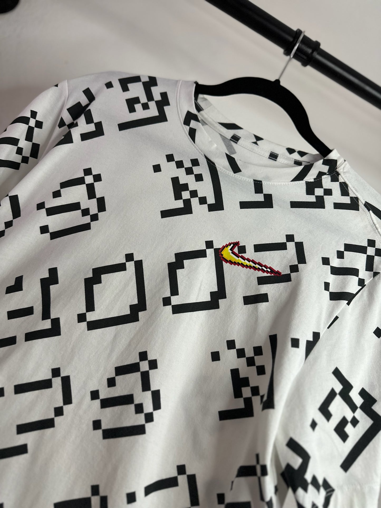 PLAYERA NIKE PIXELES