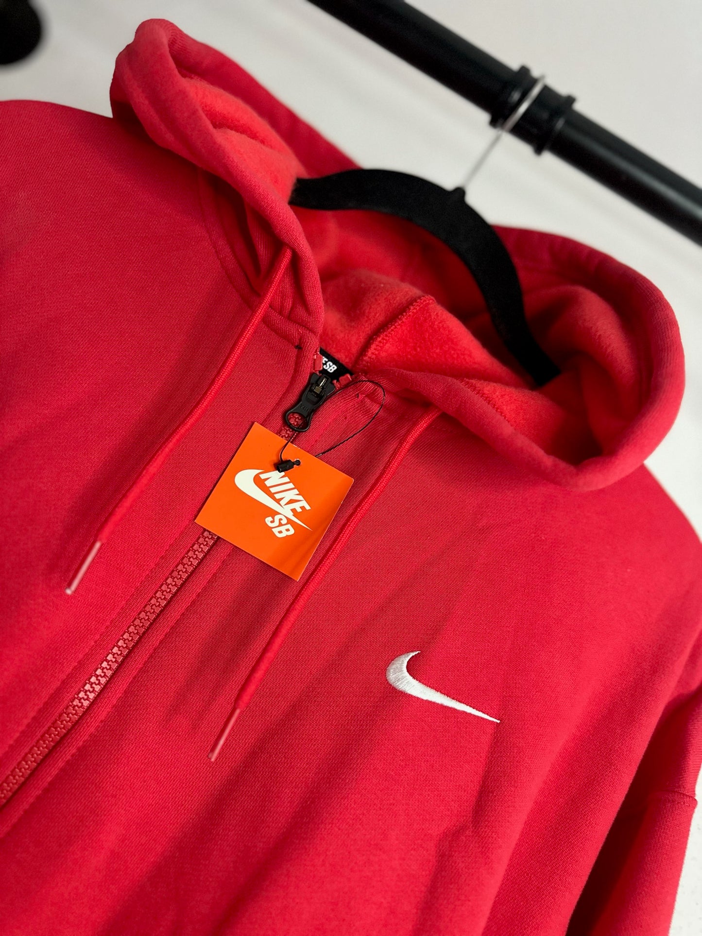 NIKE SUDADERA ROJA SB